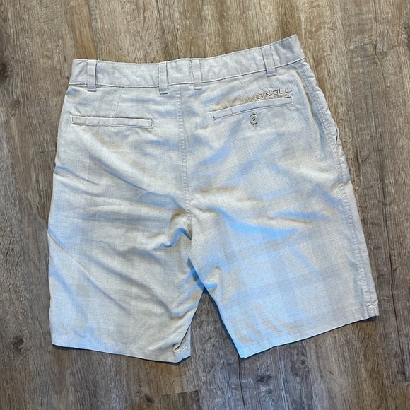 O'NEILL BEIGE PLAID SHORTS (32) - Picture 6 of 7